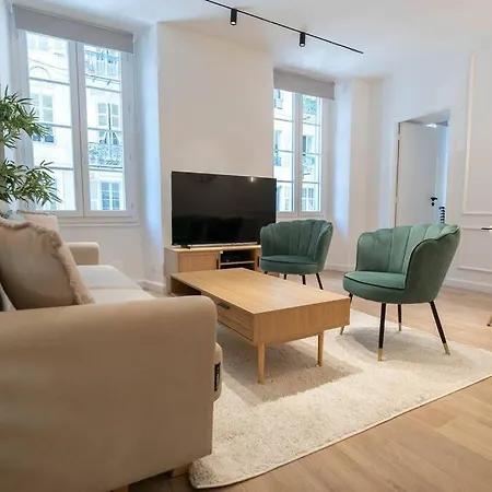 Elegant 3p Idealement Situe Au Coeur De Lägenhet Nice